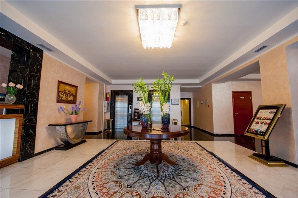 Goldman Empire Astana Exterior foto