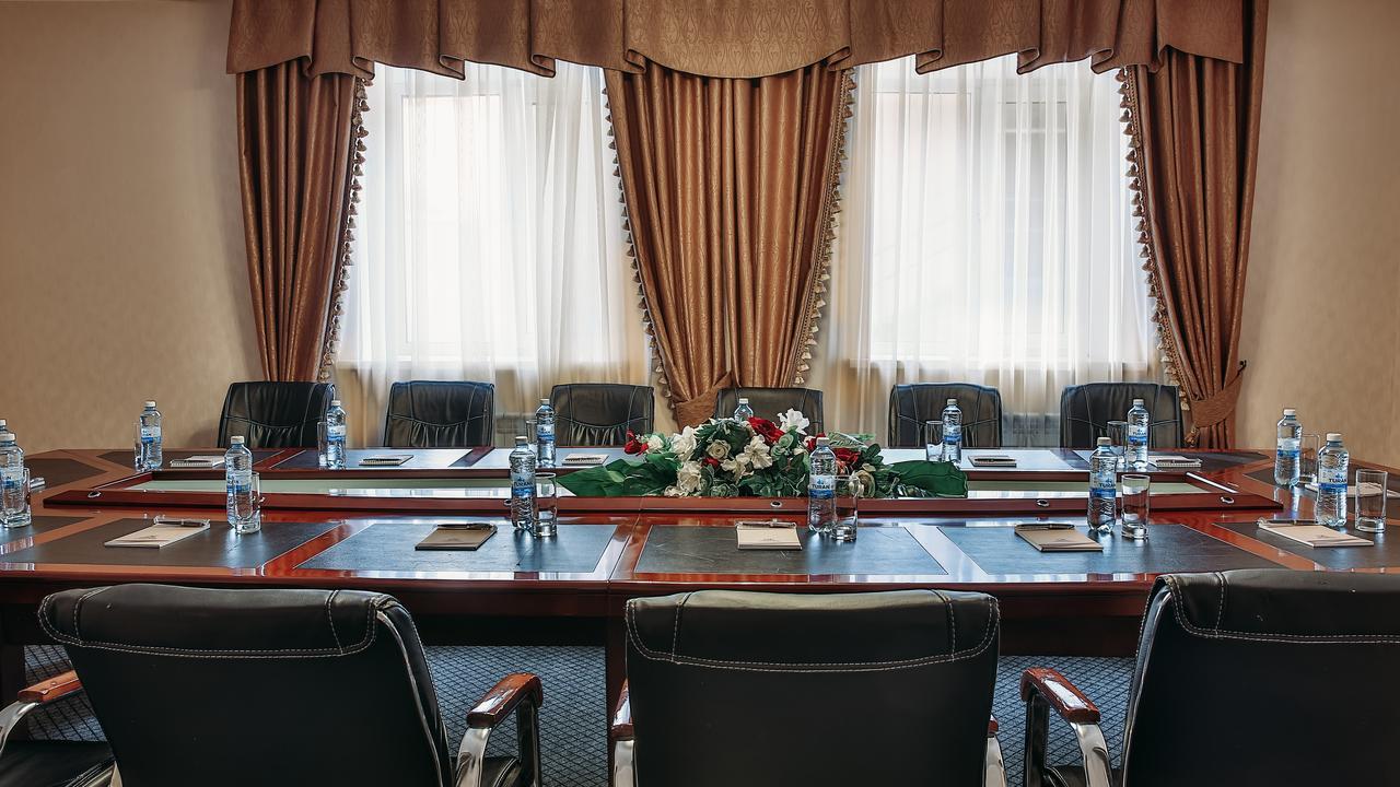 Goldman Empire Astana Exterior foto
